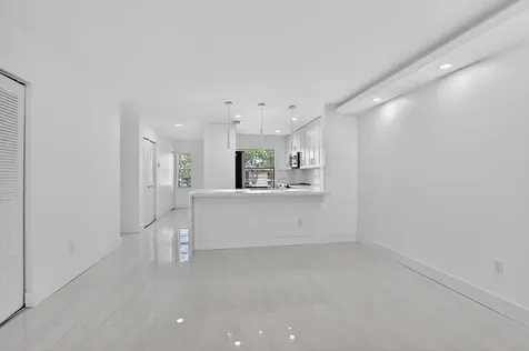 9272 Vista Del Lago Boca Raton FL 33428