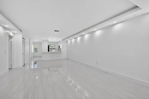9272 Vista Del Lago Boca Raton FL 33428