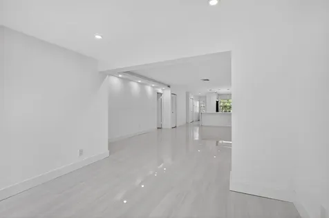 9272 Vista Del Lago Boca Raton FL 33428