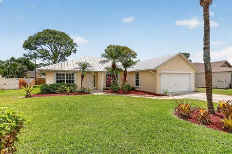 2534 SW Grotto Circle Port St Lucie FL 34953