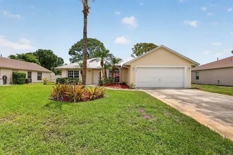2534 SW Grotto Circle Port St Lucie FL 34953
