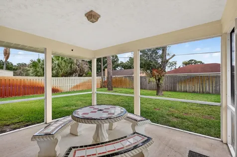 2534 SW Grotto Circle Port St Lucie FL 34953