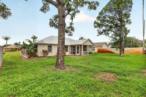 2534 SW Grotto Circle Port St Lucie FL 34953