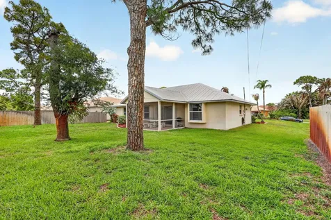 2534 SW Grotto Circle Port St Lucie FL 34953
