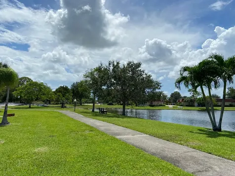 617 Laconia Circle Lake Worth FL 33467