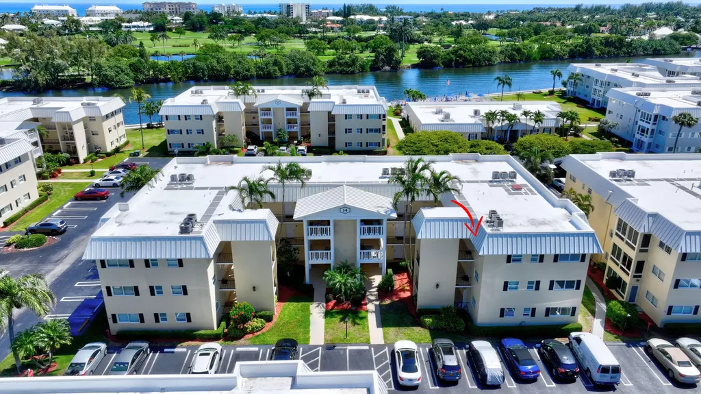 14 Colonial Club Drive Boynton Beach FL 33435