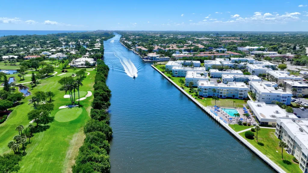 14 Colonial Club Drive Boynton Beach FL 33435