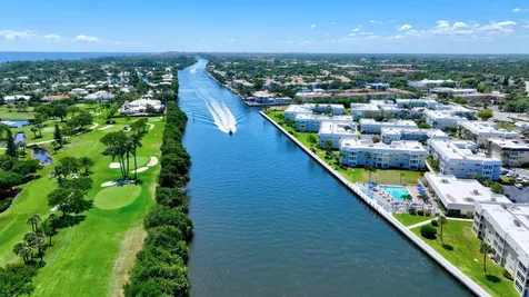 14 Colonial Club Drive Boynton Beach FL 33435