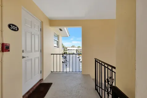 14 Colonial Club Drive Boynton Beach FL 33435