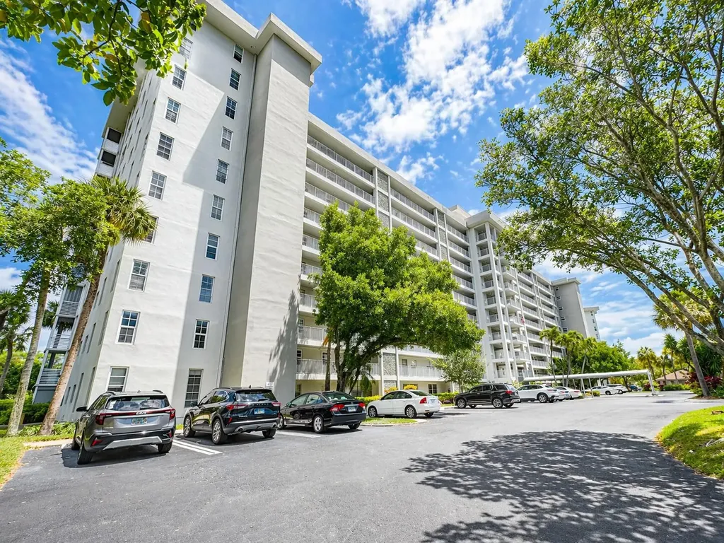 4015 W Palm Aire Drive Pompano Beach FL 33069