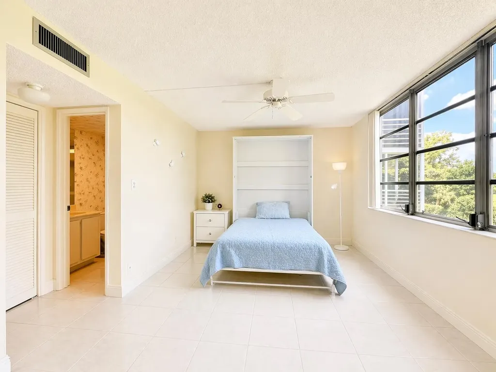 4015 W Palm Aire Drive Pompano Beach FL 33069