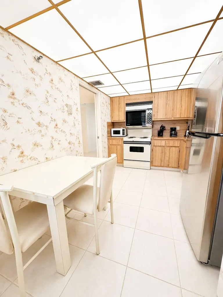 4015 W Palm Aire Drive Pompano Beach FL 33069