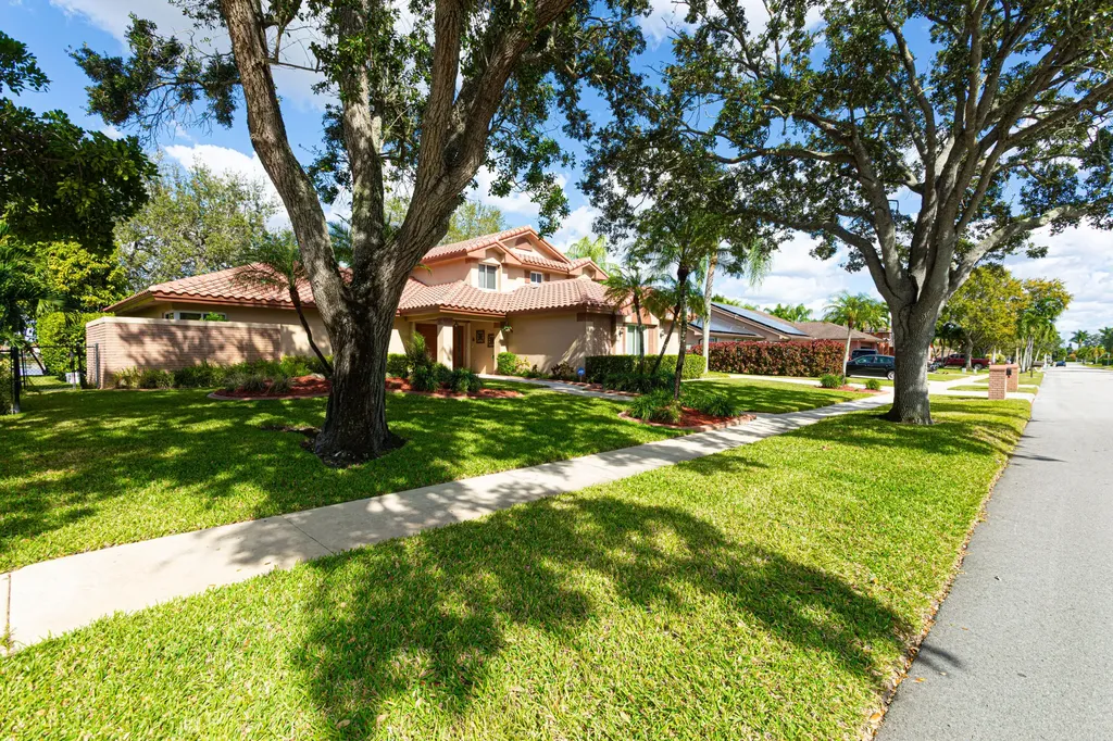 19921 NW 4th Street Pembroke Pines FL 33029