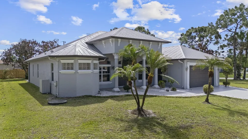 5445 NW Briscoe Drive Port St Lucie FL 34986