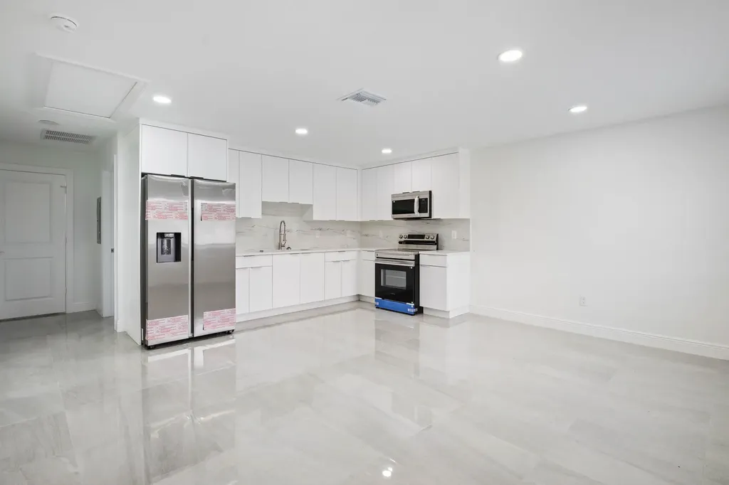 4595 Old Military Trail West Palm Beach FL 33417