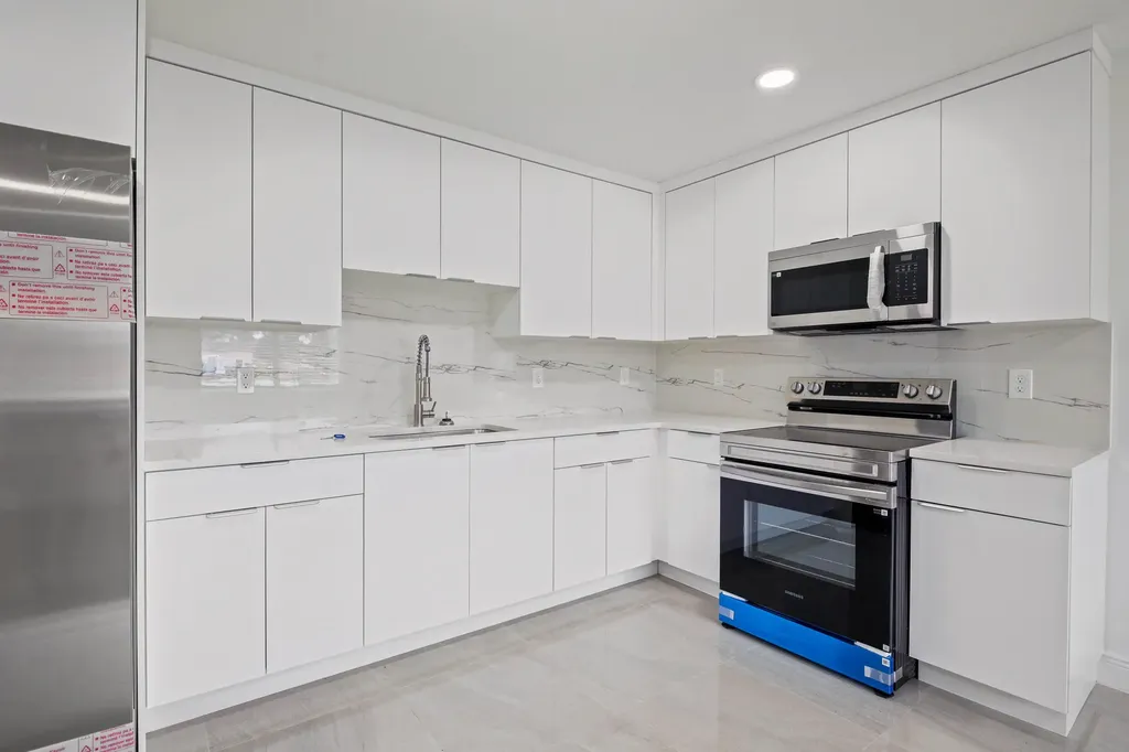 4595 Old Military Trail West Palm Beach FL 33417