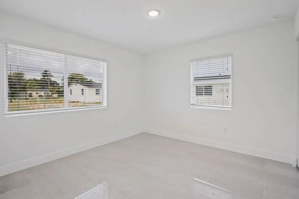 4595 Old Military Trail West Palm Beach FL 33417