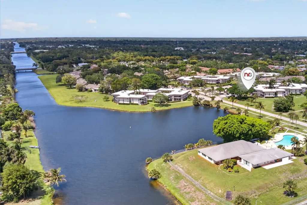 3 Greenway Village N Royal Palm Beach FL 33411