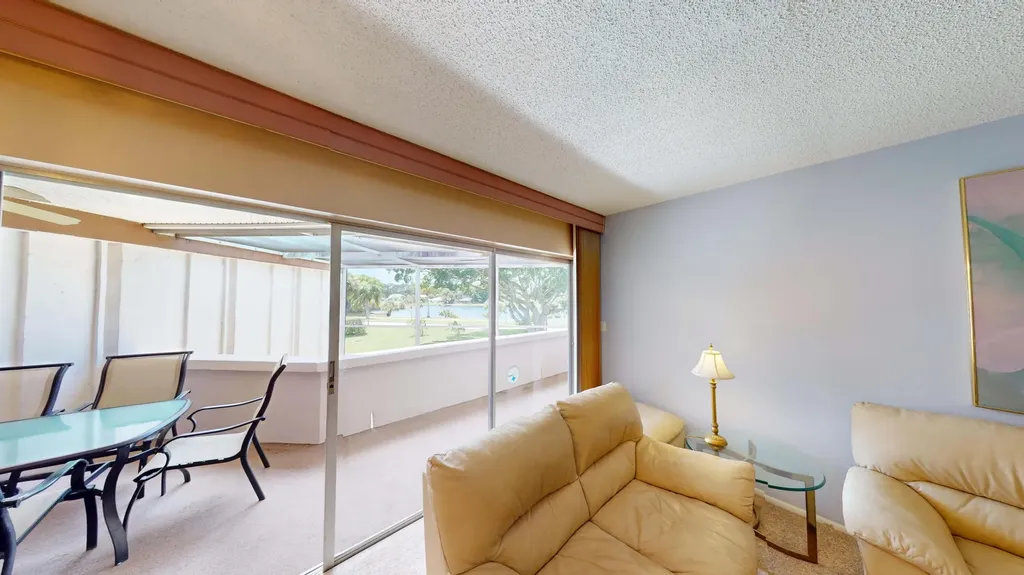 3 Greenway Village N Royal Palm Beach FL 33411