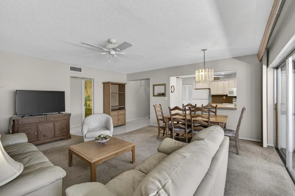 3 Greenway Village N Royal Palm Beach FL 33411
