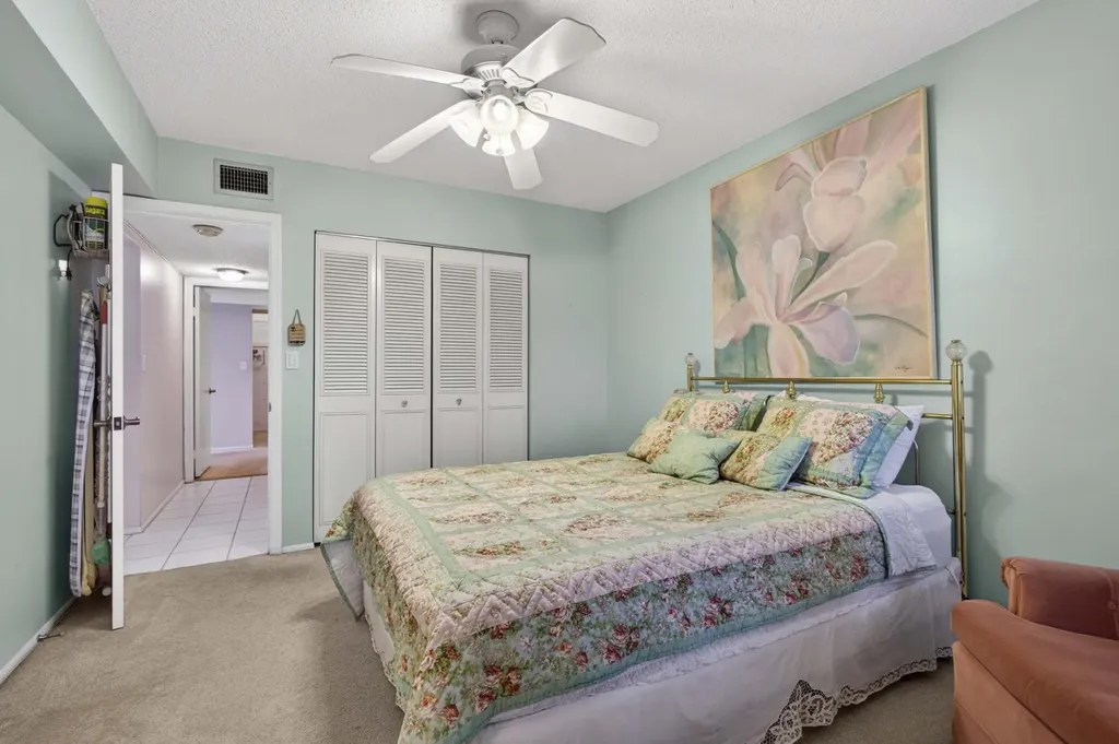 3 Greenway Village N Royal Palm Beach FL 33411