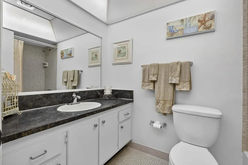 3 Greenway Village N Royal Palm Beach FL 33411