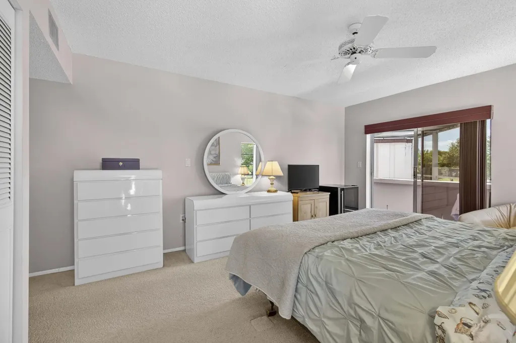 3 Greenway Village N Royal Palm Beach FL 33411