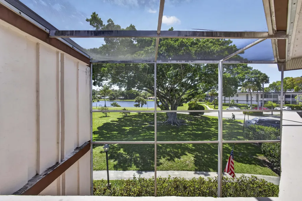 3 Greenway Village N Royal Palm Beach FL 33411