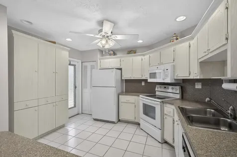 3 Greenway Village N Royal Palm Beach FL 33411