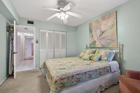 3 Greenway Village N Royal Palm Beach FL 33411