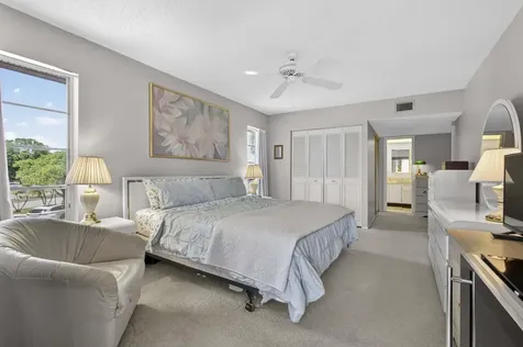 3 Greenway Village N Royal Palm Beach FL 33411
