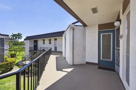 3 Greenway Village N Royal Palm Beach FL 33411