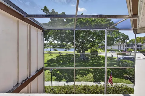 3 Greenway Village N Royal Palm Beach FL 33411
