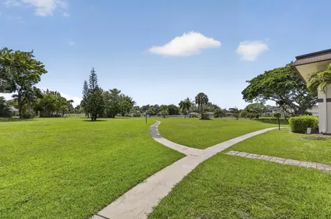 3 Greenway Village N Royal Palm Beach FL 33411
