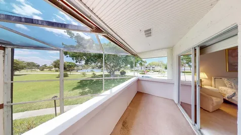 3 Greenway Village N Royal Palm Beach FL 33411