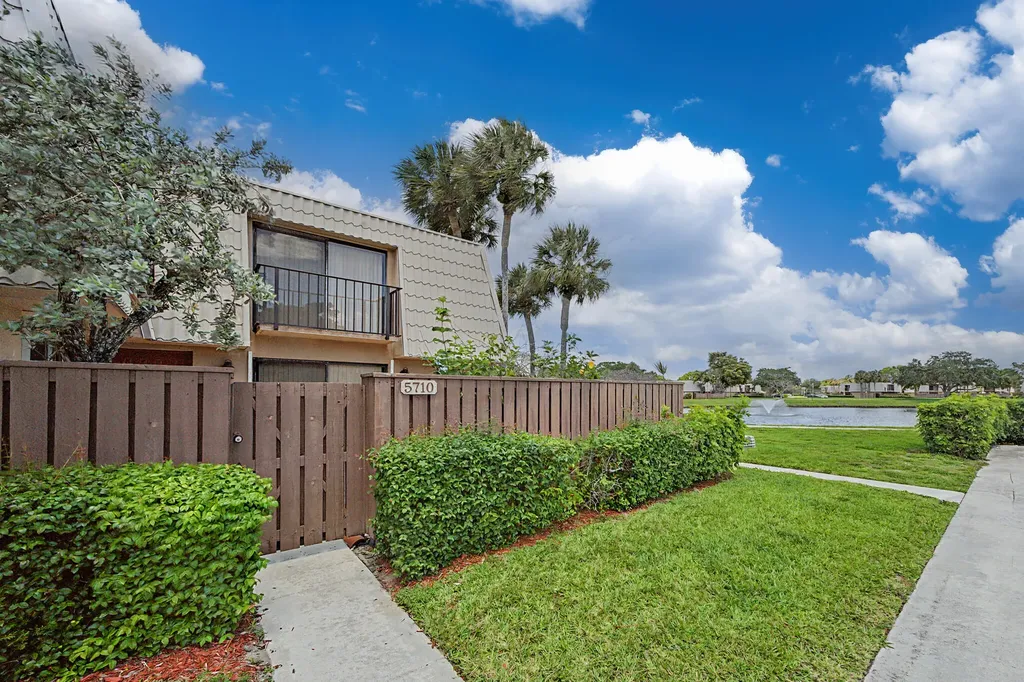 5710 57th Way West Palm Beach FL 33409