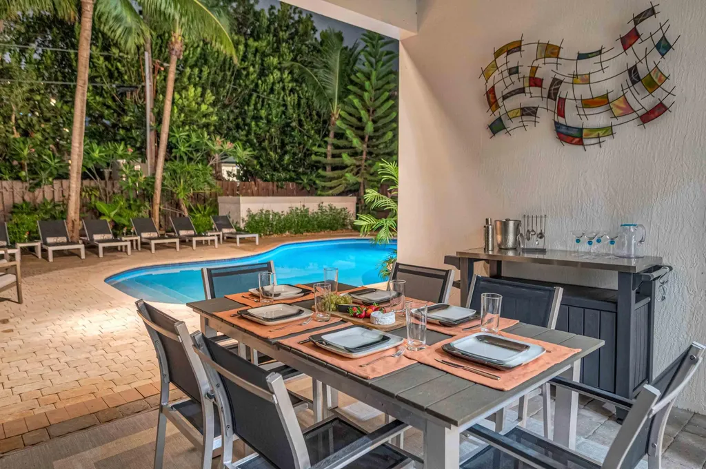 3315 NE 17th Street Fort Lauderdale FL 33305