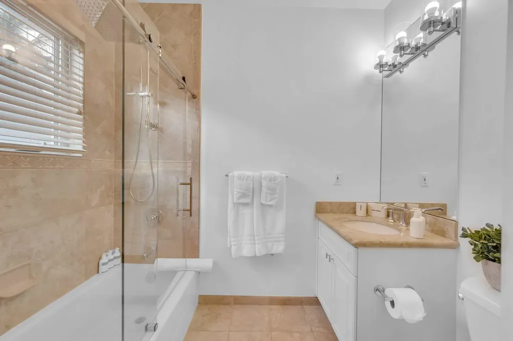 3315 NE 17th Street Fort Lauderdale FL 33305