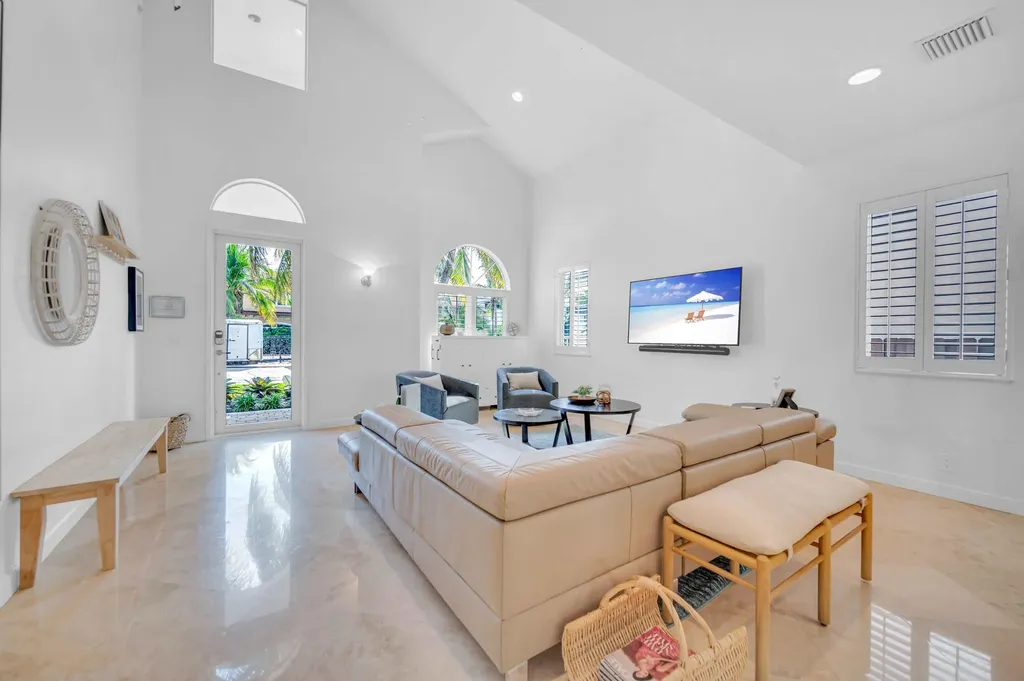 3315 NE 17th Street Fort Lauderdale FL 33305