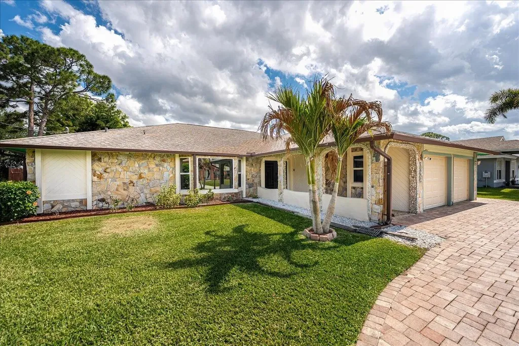 1326 SW Bartell Avenue Port St Lucie FL 34953