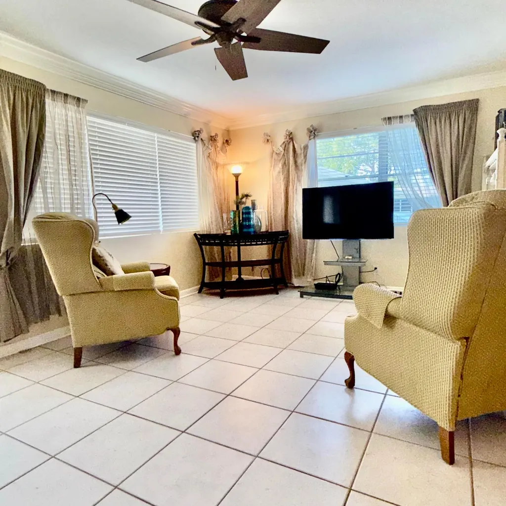 137 Farnham F Deerfield Beach FL 33442