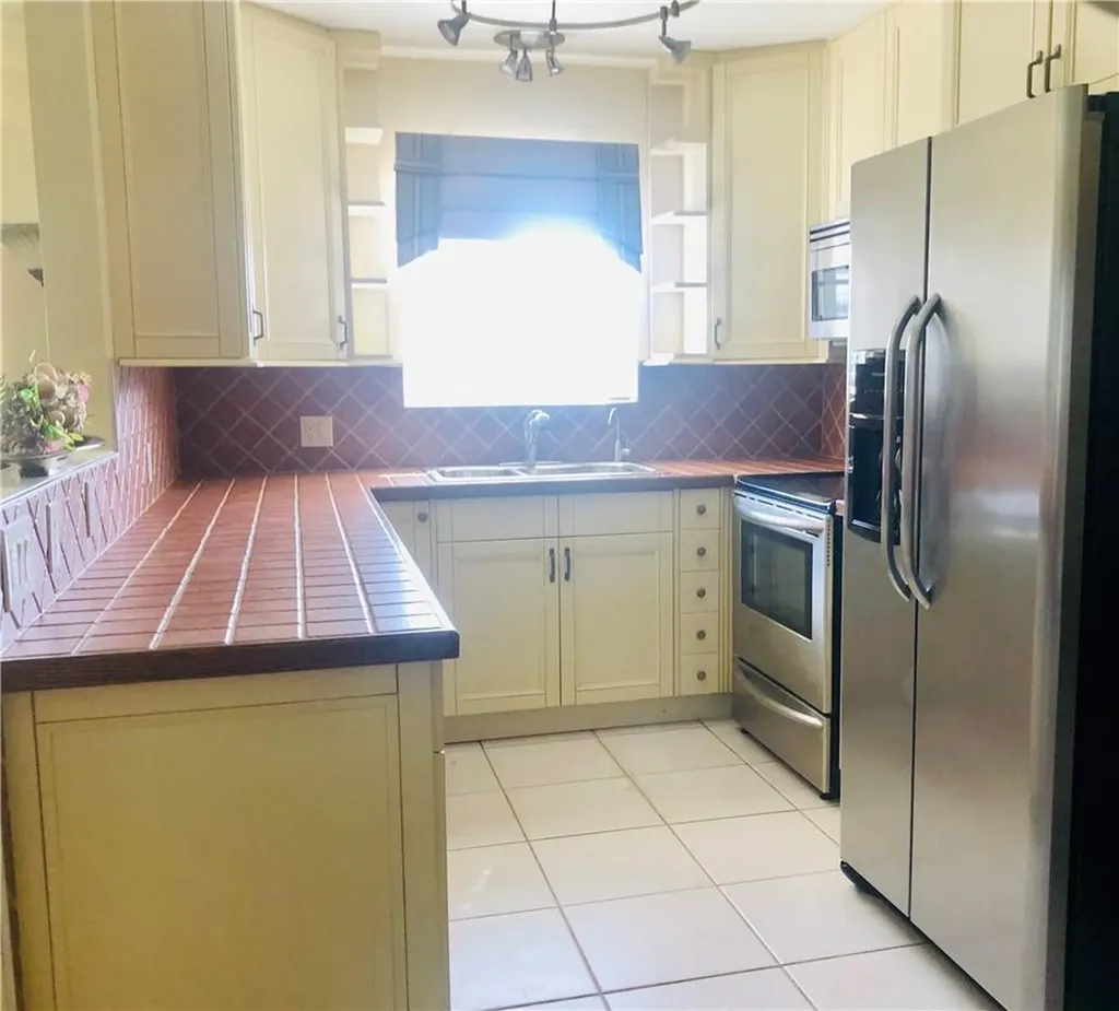 137 Farnham F Deerfield Beach FL 33442