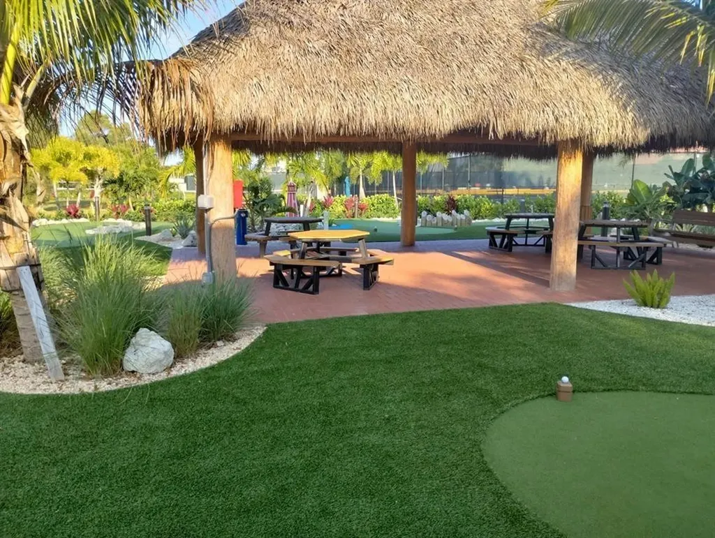 137 Farnham F Deerfield Beach FL 33442