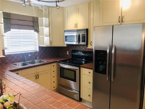 137 Farnham F Deerfield Beach FL 33442