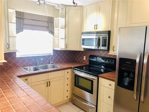 137 Farnham F Deerfield Beach FL 33442