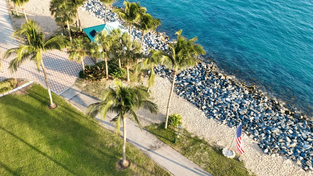 178 Lake Drive Palm Beach Shores FL 33404