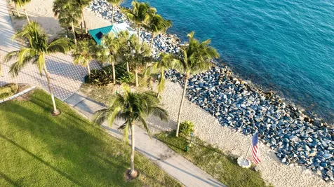 178 Lake Drive Palm Beach Shores FL 33404