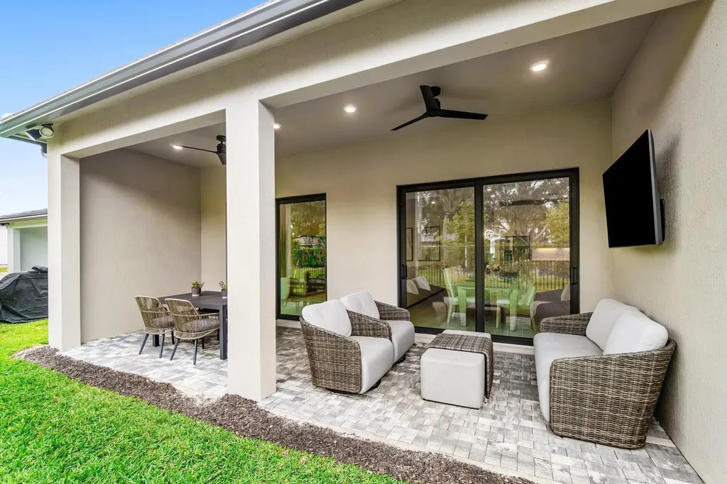 9303 Cape Honey Bee Lane Lake Worth FL 33467