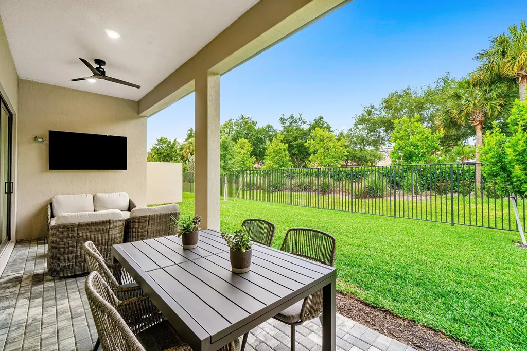 9303 Cape Honey Bee Lane Lake Worth FL 33467