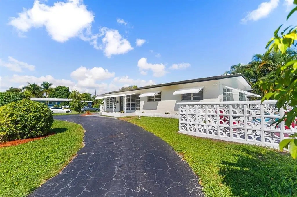 2501 NE 12th Street Pompano Beach FL 33062